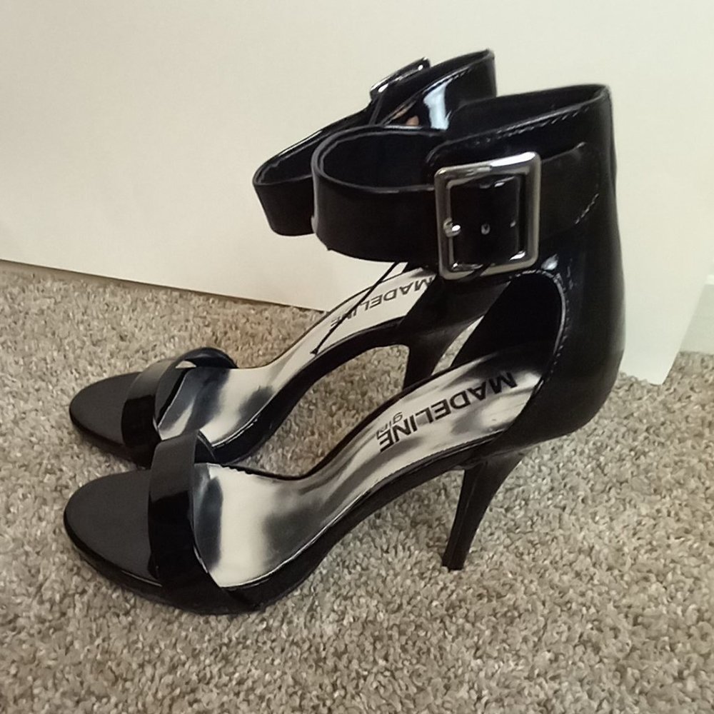 Madeline Women's Black Ankle Sandal